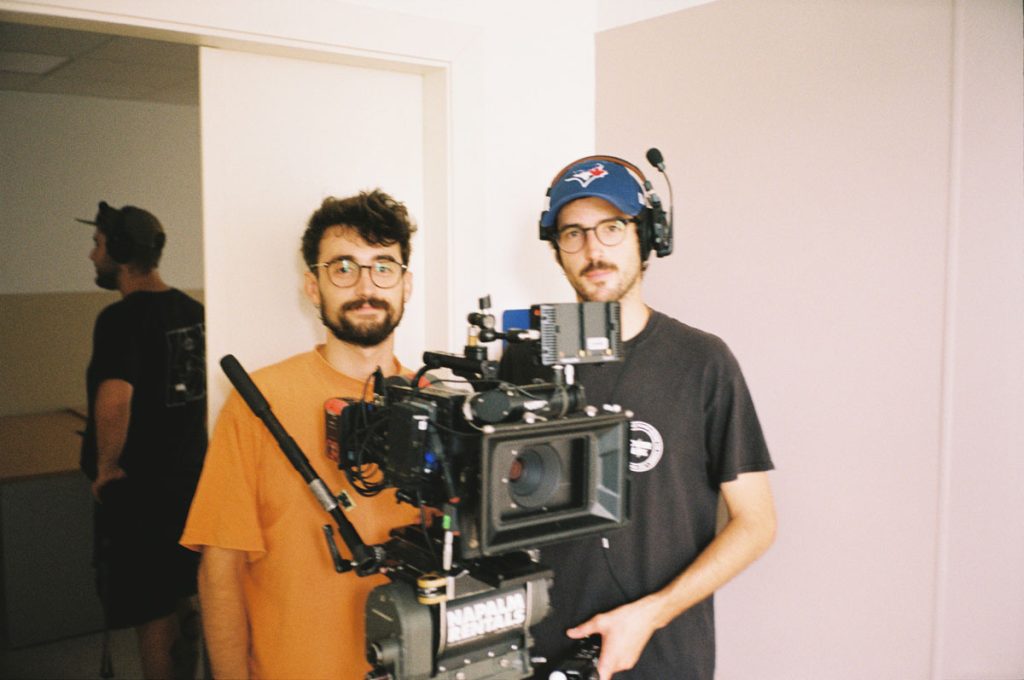 hoy no ha dormido bien, Begoña Vargas, Enrique Perales, Daniel Perales, corto ansiedad, película ansiedad, salud mental, ansiedad, cine celuloide, rodado en cine, rodado en 16mm, 16mm, arri 416, las leyes de la frontera, serie berlín, xavi sáez, corto sobre clases interpretación, cine aragonés, corto escac, festival fuentes de ebro