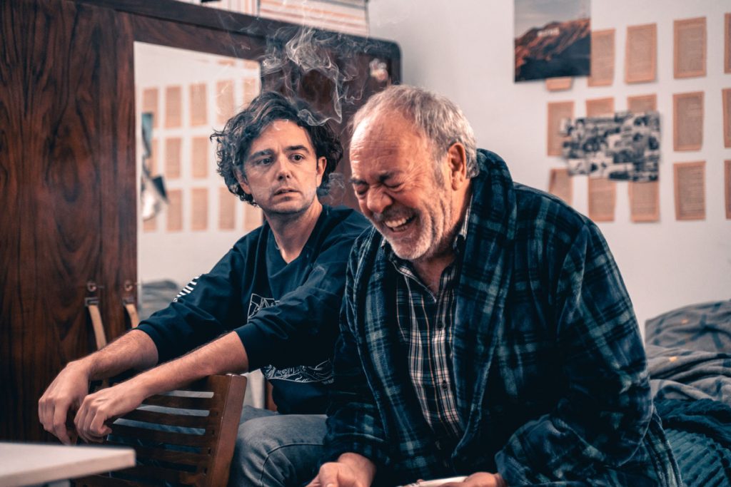 Película amor en toda la cara, amor en toda la cara, gerald b. fillmore, tito valverde, peli skyshowtime, pelicula pandemia, cien aragonés, audiovisual aragonés, cine español, actor espeñol, actor cómico, actor comedia, comedia española