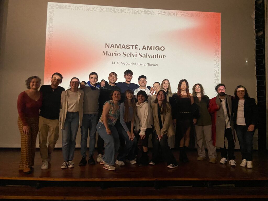 corto namasté, curso produccion aragón, curso producción zaragoza, curso audiovisuales zaragoza, curso audiovisuales teruel, mario sevil, ies vega del turia, estudiar cine aragón, namasté, amigo, corto cima, concurso cima, cima10, marta lallana, nuria rubió