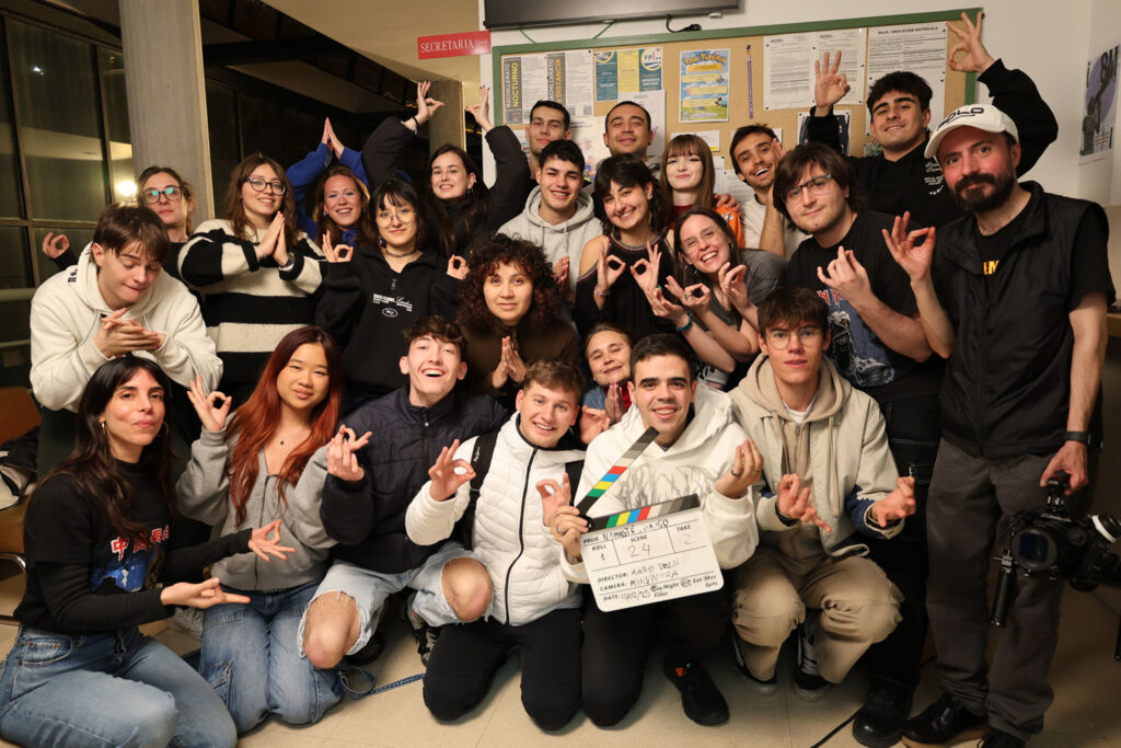 corto namasté, curso produccion aragón, curso producción zaragoza, curso audiovisuales zaragoza, curso audiovisuales teruel, mario sevil, ies vega del turia, estudiar cine aragón, namasté, amigo, corto cima, concurso cima, cima10, marta lallana, nuria rubió, corto teruel, corto aragonés, cine aragonés