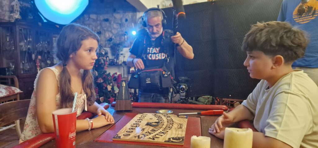 teescuchan, cortoteescuchan, sergio montes, robertotorrado, antoniovaldovin, cinearagonés, auidiovisualaragonés, cortoaragonés, cortoouija, cineparanormal