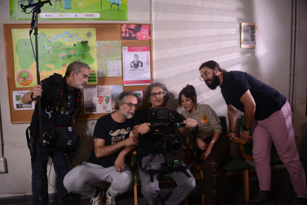 cortometraje, Jorge Aparicio, Entre un mar de árboles, salud mental, Biescas, Huesca, cine español, microteatro, Fundación Rey Ardid, Asociación Paso a Paso, prevención del suicidio, naturaleza, rodaje, actores, dirección de casting, La Ballena Producciones, estreno, Zaragoza, CPA Salduie, conciencia social, abandono familiar, walkie talkie, equipo de producción, cine y sociedad, cine independiente, paisajes de Aragón, cine aragonés, audiovisual aragonés